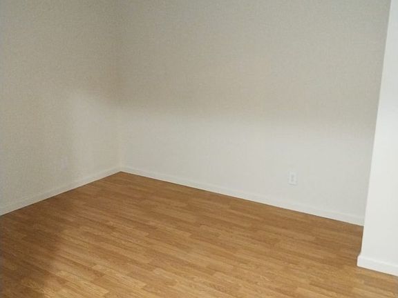3rd image of 623 Palisades Dr
