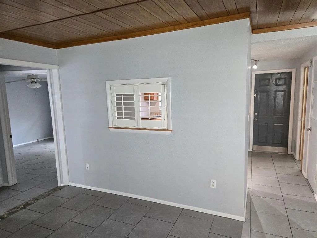 2 bed, 1.0 bath, 805 sqft, $1,900 — Photo 4