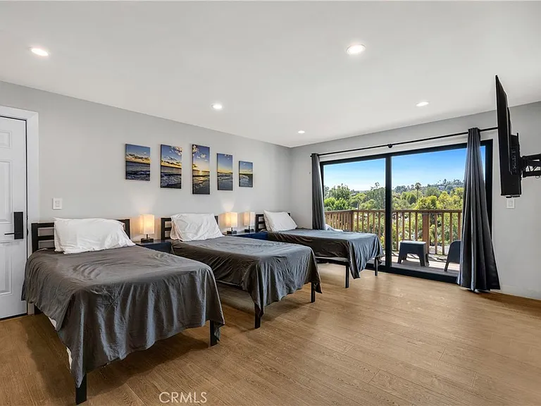 5150 Campo Rd — Photo 13