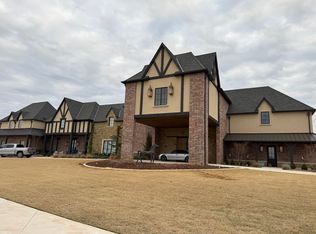 23050 Cheval Dr #B, Edmond, OK 73025