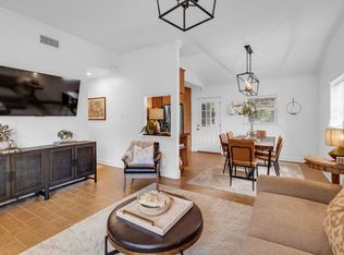 320 Magnolia Ave, Ocean Springs, MS 39564