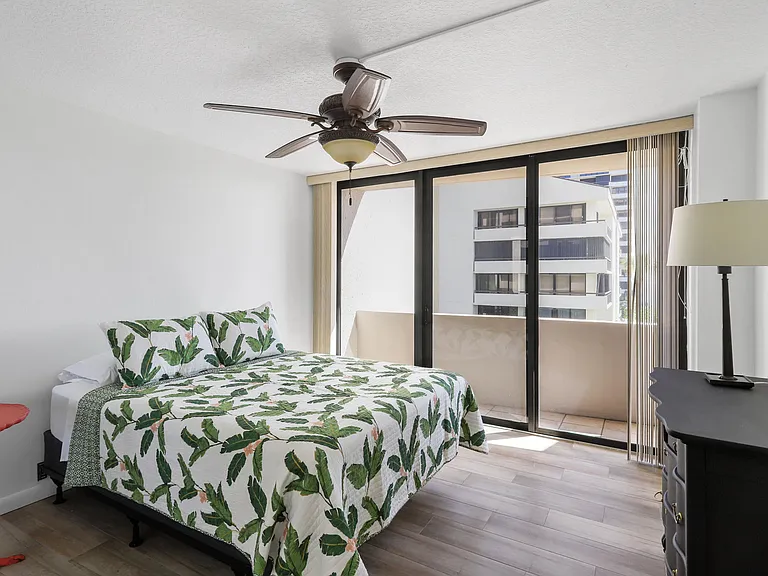 4200 N Ocean Dr #1 — Photo 16