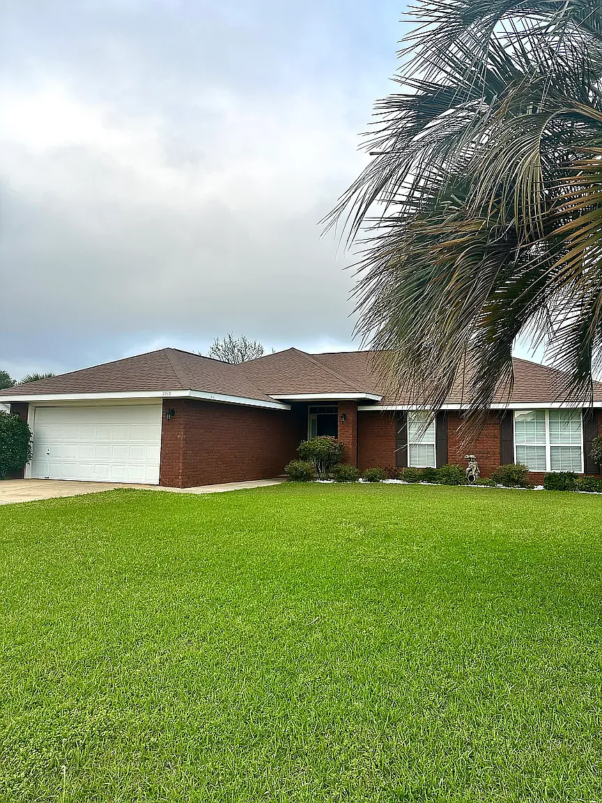 4 bed, 1755 sqft, $2,500 — Photo 2