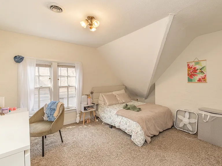 2837 N Downer Ave — Photo 10