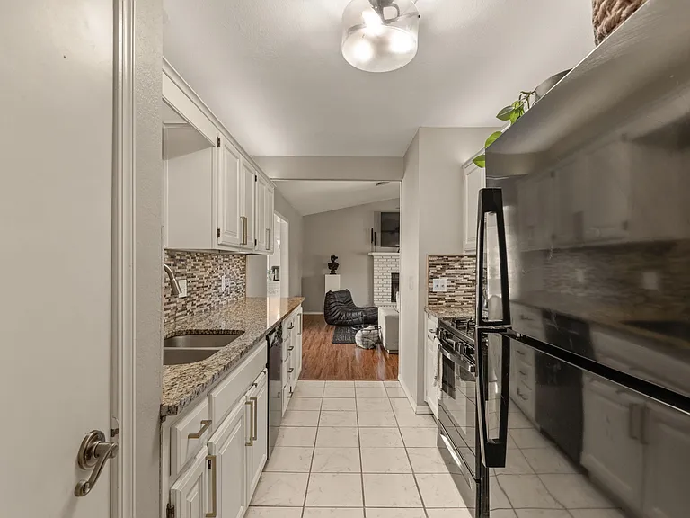 2909 W 61st Pl S — Photo 67