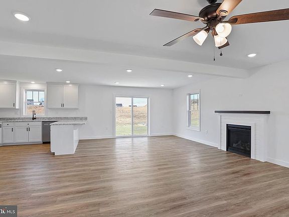 2nd image of 1011 Southwood Dr