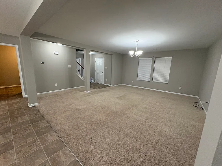 722 Sinclair Dr — Photo 3