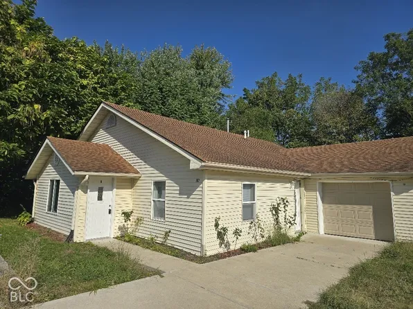 706 7th St, Shelbyville, IN 46176