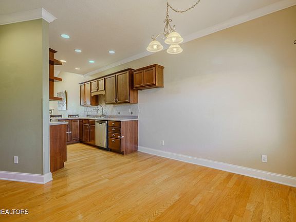 5th image of 7318 English Park Way