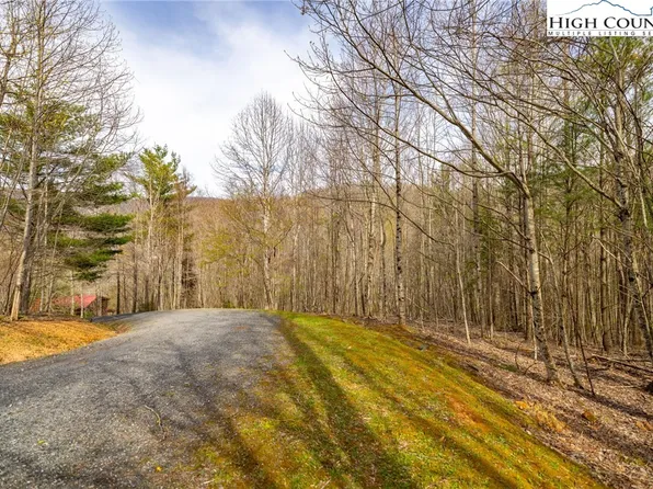 15 Bluff Canyon Drive, West Jefferson, NC 28694