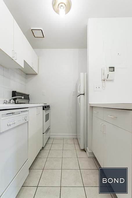 1st image of 1597 York Ave APT 3