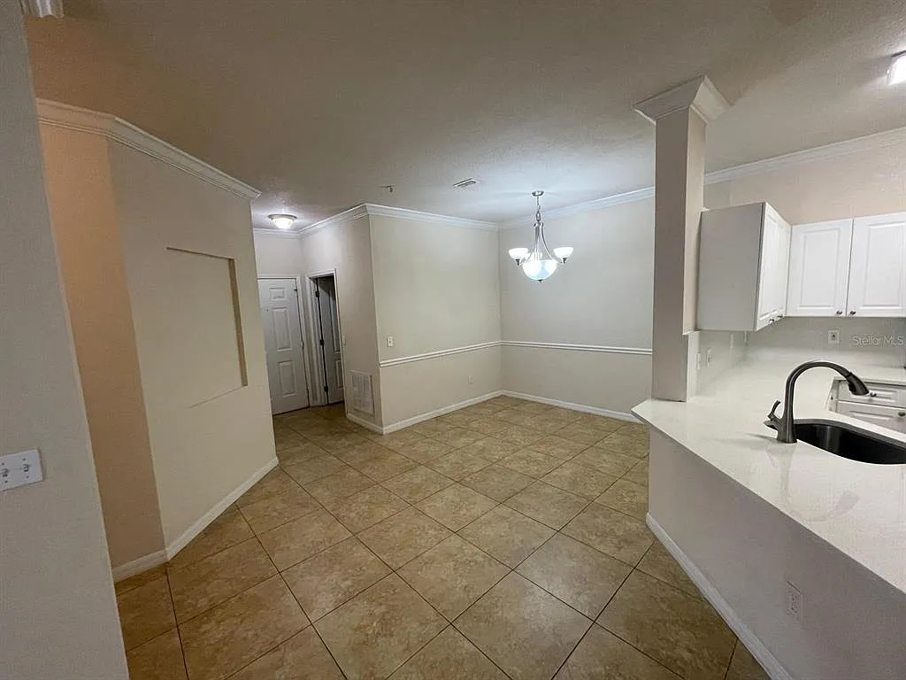 3 bed, 2.0 bath, 1443 sqft, $1,800 — Photo 2