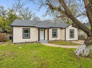 319 SW 6th St, Grand Prairie, TX 75051