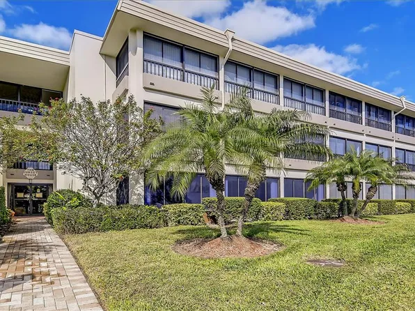 225 Hourglass Way APT 303, Sarasota, FL 34242