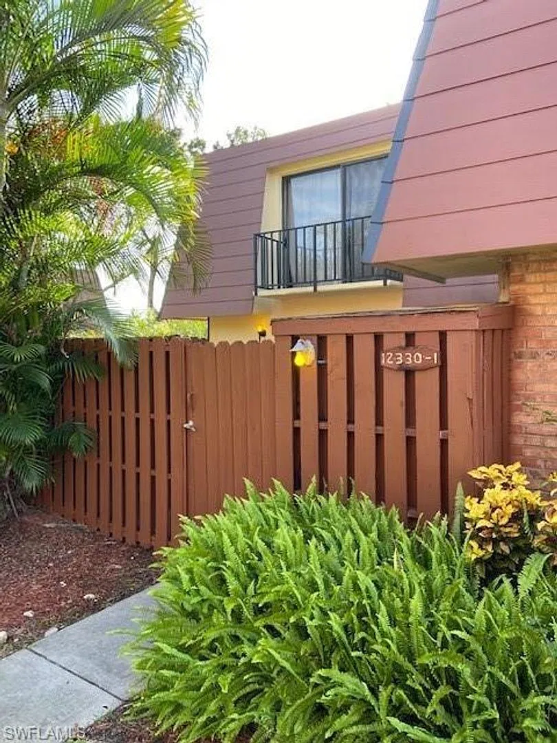 2 bedroom 2 bathroom Townhome — Photo 1