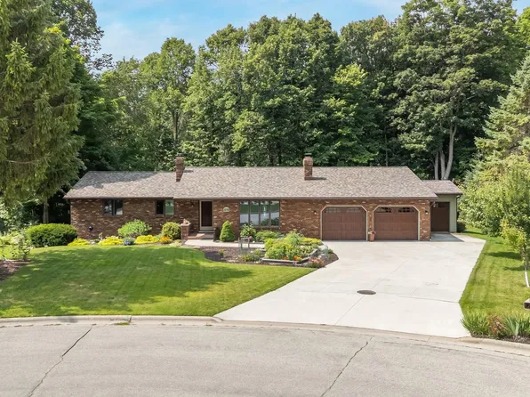 1275 Gerhardt Ln, Green Bay, WI 54313