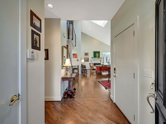5th image of 221 Harpeth Wood Dr