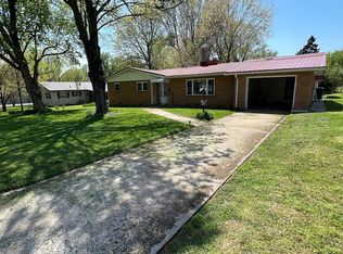 1302 7th St, Monett, MO 65708