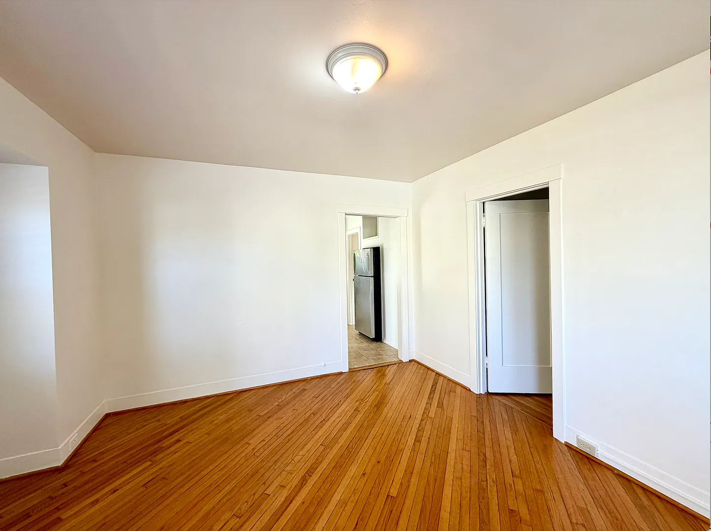 Classic Downtown East Side Cottage — Photo 4