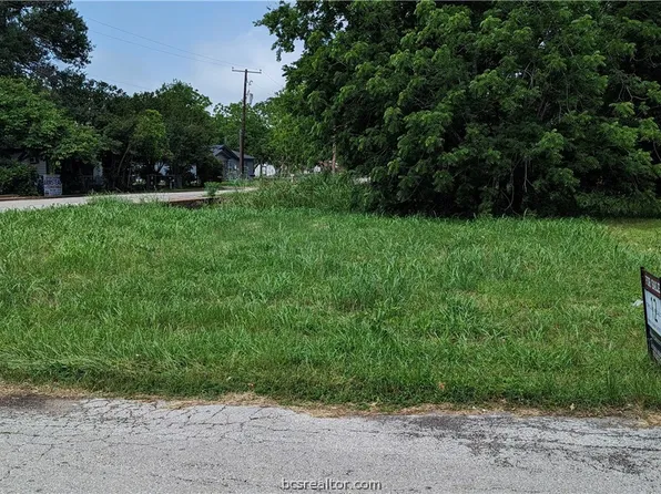 1906 Carver St, Navasota, TX 77868