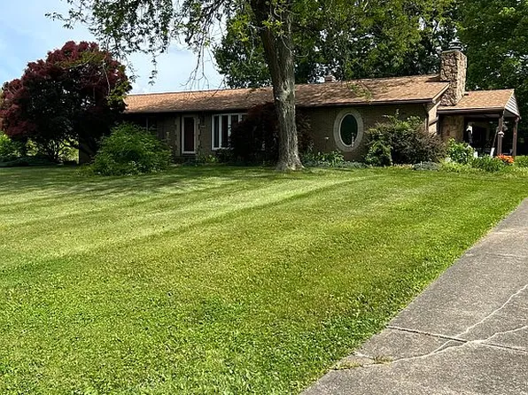 10235 Strausser St NW, Canal Fulton, OH 44614
