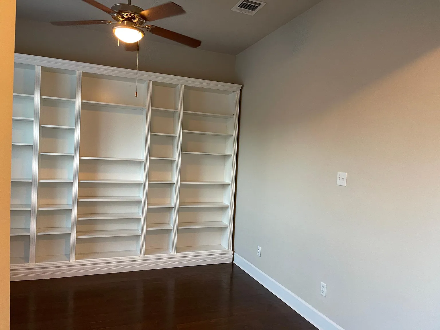 4 bed, 3.5 bath, 2811 sqft, $2,500 — Photo 4