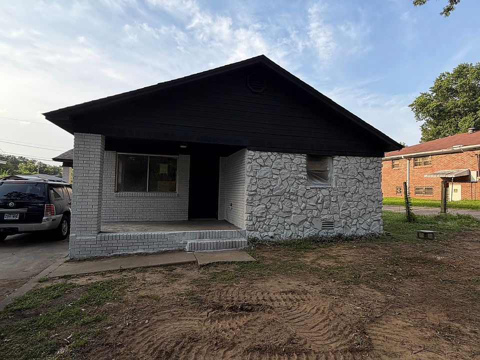 1st image of 409 W 21st St