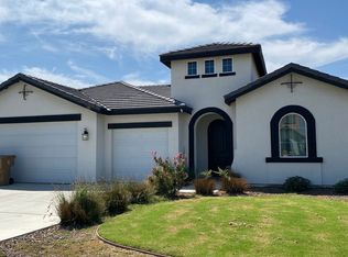 8913 Moonshine Flats Dr, Bakersfield, CA 93311