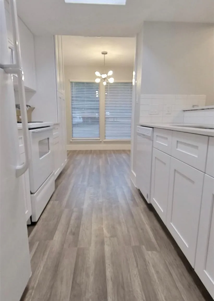 2 bed, 1.5 bath, 1030 sqft, $1,895 — Photo 3
