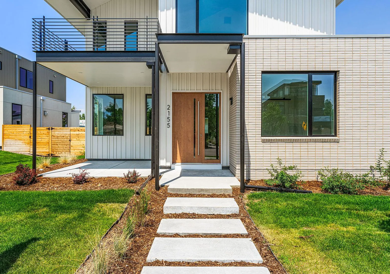 Luxury Living 5 Bed 5 Bath New Home Located In Boulder- Available Now! — Photo 3