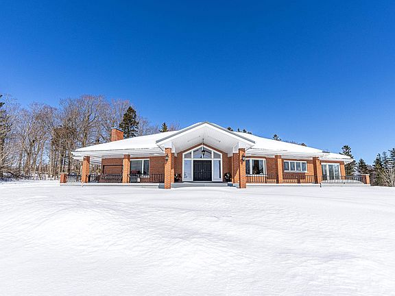 3rd image of 600 Malpeque Rd
