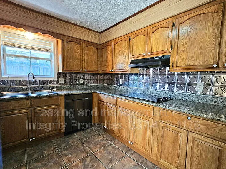 7441 Quorum Dr — Photo 6