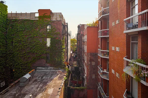 Rented by Douglas Elliman | media 14