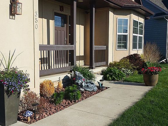 2nd image of 350 NE Whitetail Ln