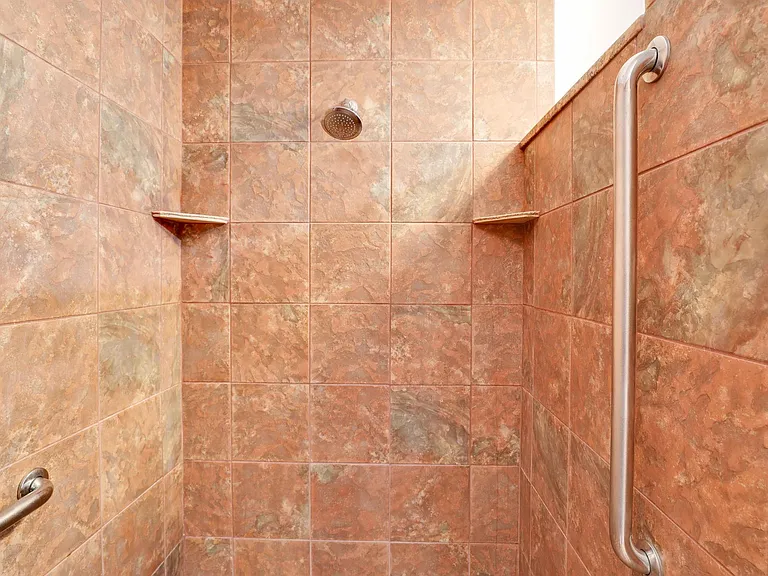 3652 SE 5th Ct — Photo 10