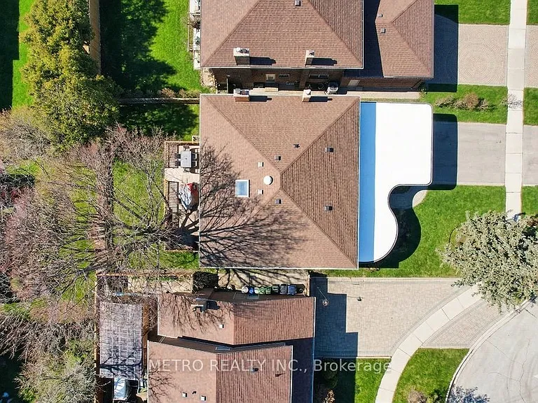 17 Twin Circle Ct #ENTIRE — Photo 18