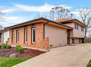 0S055 Page St, Winfield, IL 60190