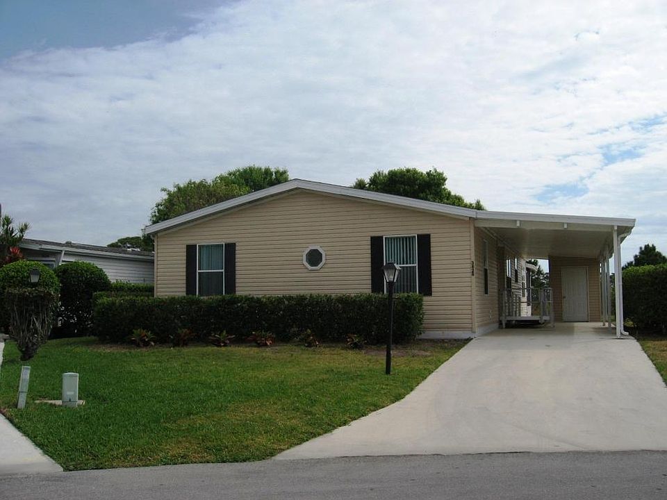 Home For Sale In Savanna Club