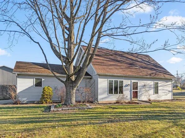 2307 Garden Park Dr, Fort Wayne, IN 46825