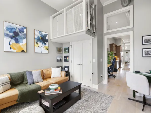 313 Washington Street image 10 of 21