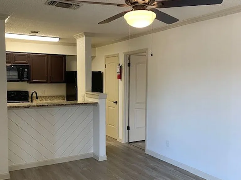 Madeira Apartments at Live Oak — Photo 66