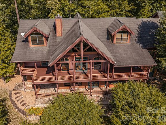 2nd image of 925 Appalachian Way