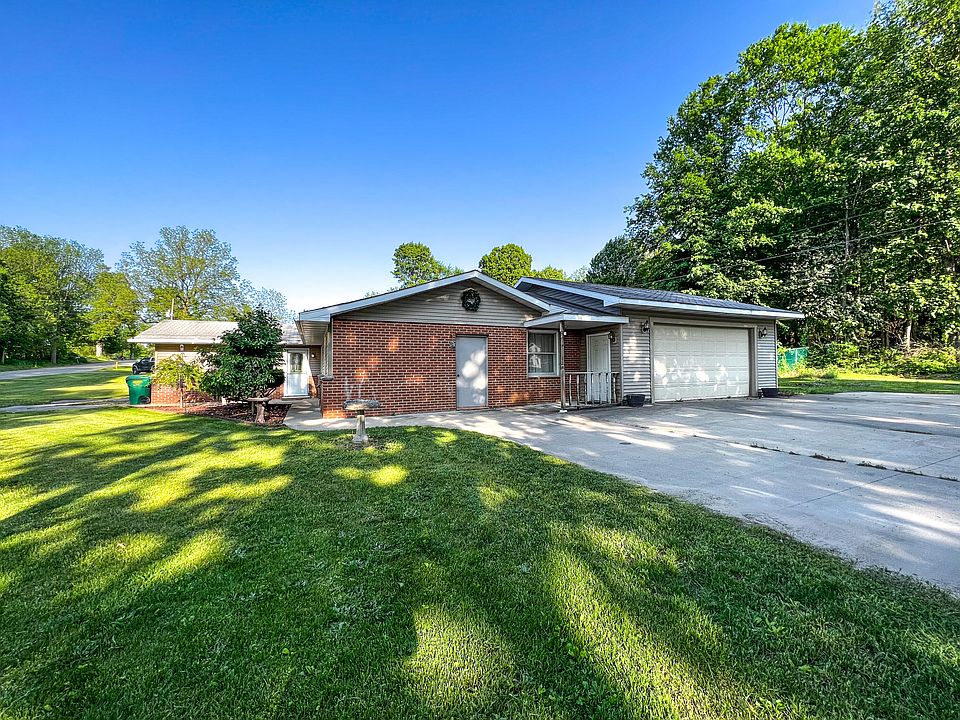 24677 Morton St, Dowagiac, MI 49047 Zillow