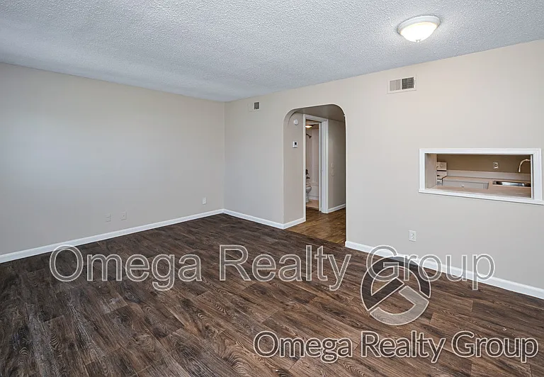 Camelot Apartments — Photo 26