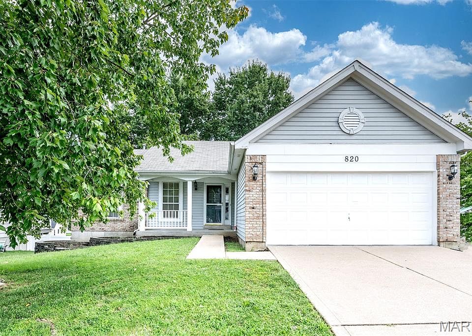 1st image of 820 Fall Crown Ln