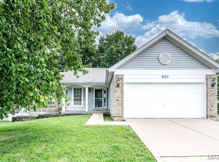 820 Fall Crown Ln, Fenton, MO 63026