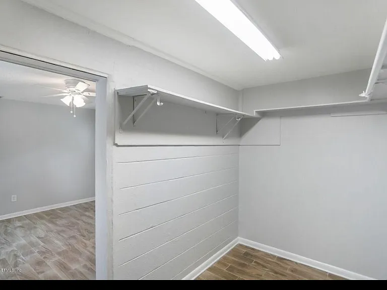 2926 W Brackridge Blvd — Photo 10