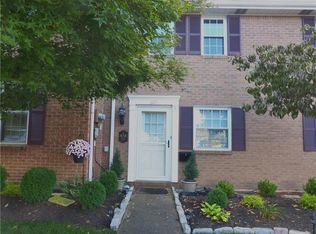 605 Newton Sq, Coraopolis, PA 15108