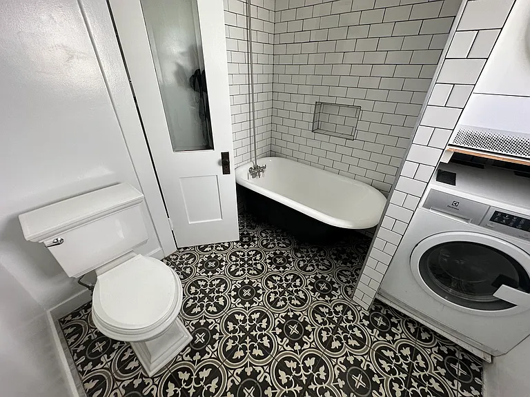 725 E 5th St #A — Photo 14