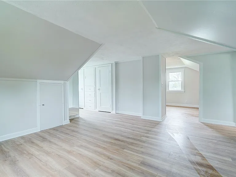 904 Lake Rd — Photo 20